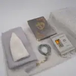 6’lı Yasinli Hediyelik Set (Eşarp + Takke + Seccade + Tesbih + Esans + Raşel Yasin) – Çanta Boy Gri - Görsel 2