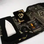 6’lı Yasinli Hediyelik Set (Eşarp + Takke + Seccade + Tesbih + Esans + Raşel Yasin) – Çanta Boy Siyah - Görsel 2
