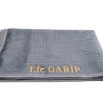 Erkeklere Özel İsimli Peluş Seccade (Gri) - Görsel 3