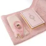 Hediyelik Çeyizlik Set - Şonil Seccade + Tesbih + Zirkirmatik + İğne Oyalı Şal + Termo Kuran (Hafız Boy, Pembe) - Görsel 2