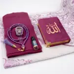 Kadife Kur'an Hediye Seti 6'lı - Eşarp, Tesbih, Esans, Zikirmatik (Nakışlı - Mor) - Görsel 2