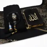 Kadife Kur'an Hediye Seti 6'lı - Eşarp, Tesbih, Esans, Zikirmatik (Nakışlı - Siyah) - Görsel 2