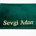 Kadınlara Özel İsimli Düz Kadife Seccade (Yeşil) - Görsel 3