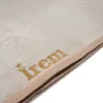 Kadınlara Özel İsimli Peluş Seccade (Krem)