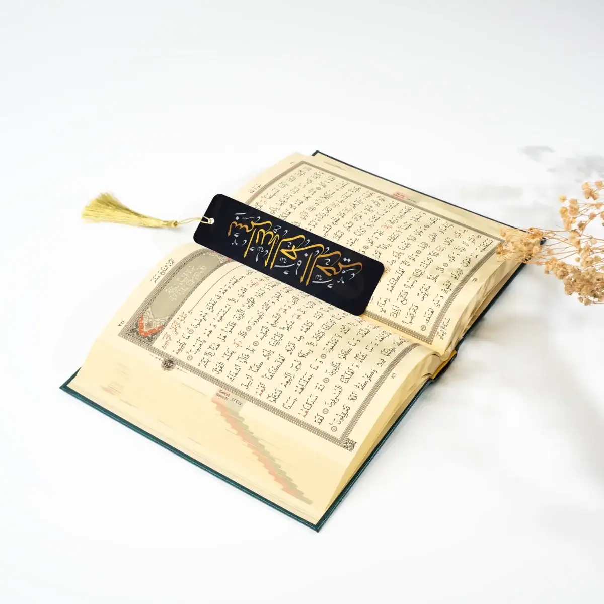 bismillah siyah kitap ayracı detay