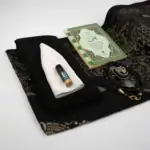 7’li Yasinli Hediyelik Set (Eşarp + Takke + Seccade + Tesbih + Zikirmatik + Esans + Yasin) – Çanta Boy Siyah - Görsel 2