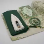 7’li Yasinli Hediyelik Set (Eşarp + Takke + Seccade + Tesbih + Zikirmatik + Esans + Yasin) – Çanta Boy Yeşil - Görsel 2